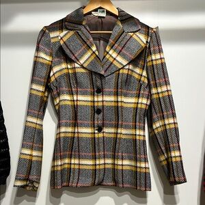 Vintage Vibes - 70s Shamrock made in Canada blazer!